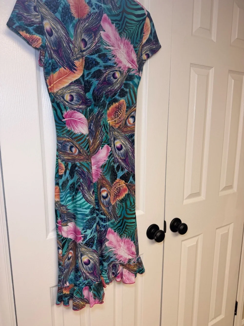 Joseph Ribkoff Faux Wrap Dress Peacock Print Ruffle Hem Stretch Midi Colorful - Picture 10 of 15